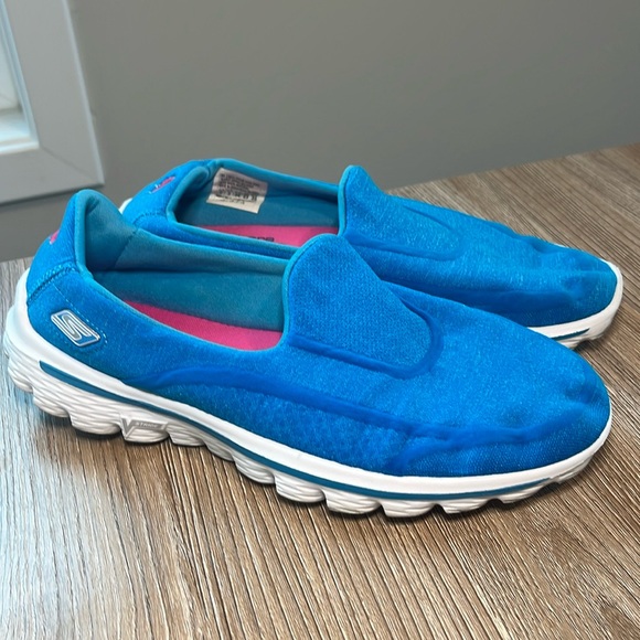 Skechers Go Walk 2 Slip On Shoes in Blue - Picture 1 of 6